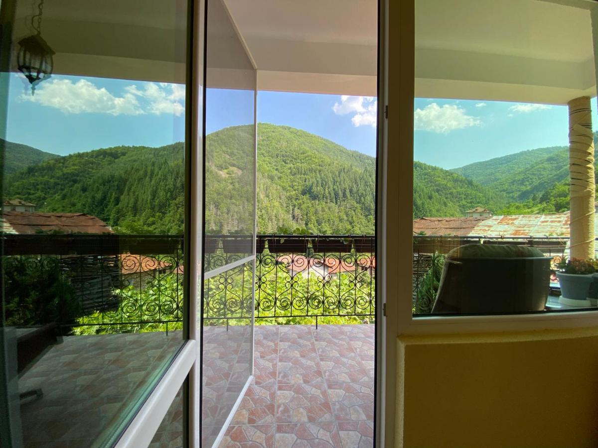 Къща За Гости Хаджиевата Къща Smolyan Exterior foto