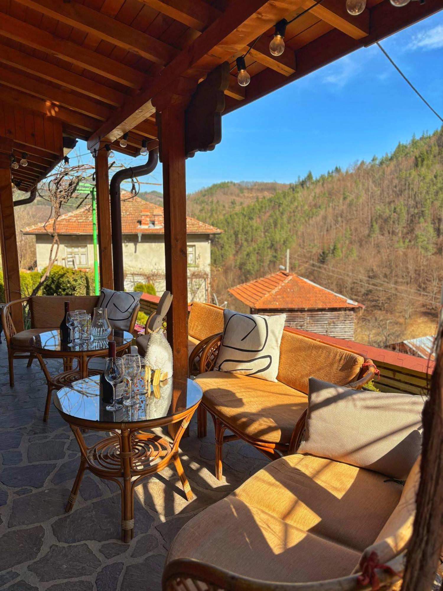 Къща За Гости Хаджиевата Къща Smolyan Exterior foto